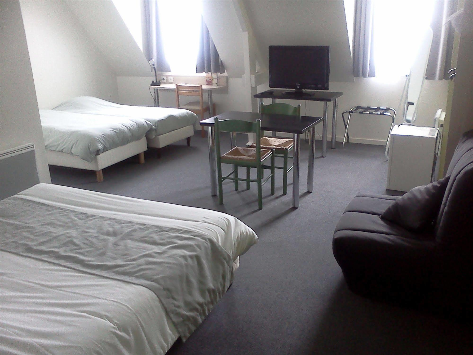 Logis Hotel Lodge La Valette Cesson-Sévigné Eksteriør billede