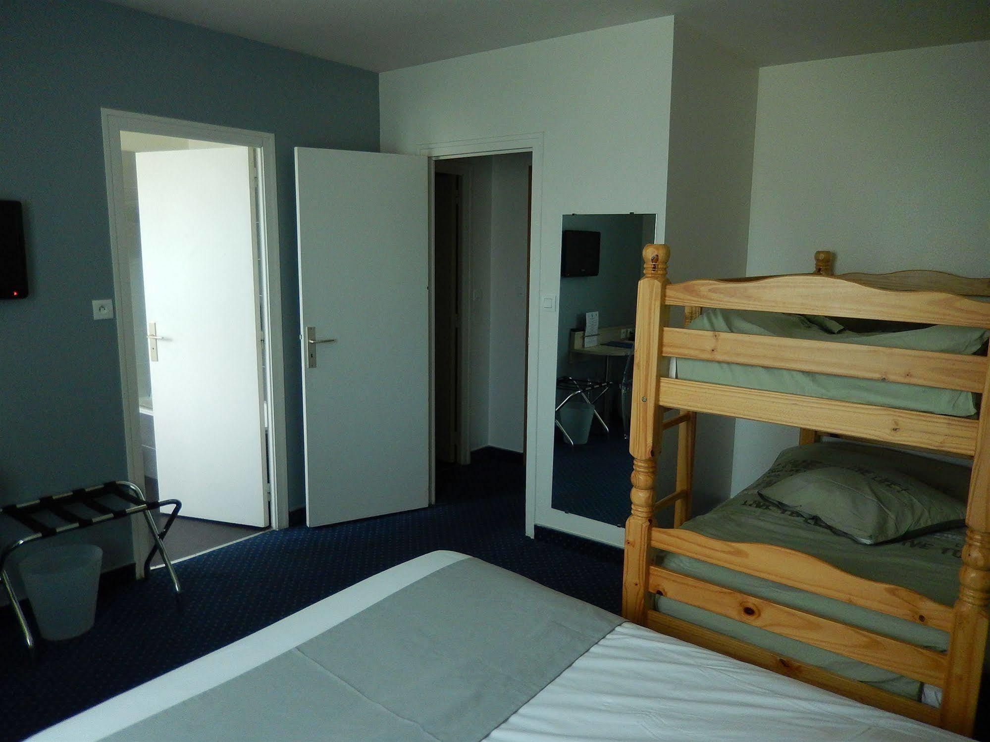 Logis Hotel Lodge La Valette Cesson-Sévigné Eksteriør billede