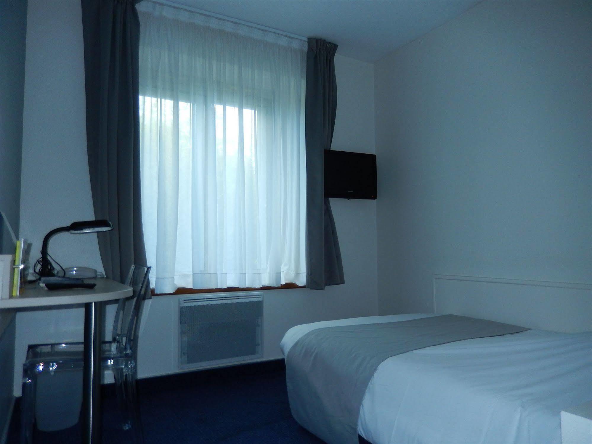 Logis Hotel Lodge La Valette Cesson-Sévigné Eksteriør billede