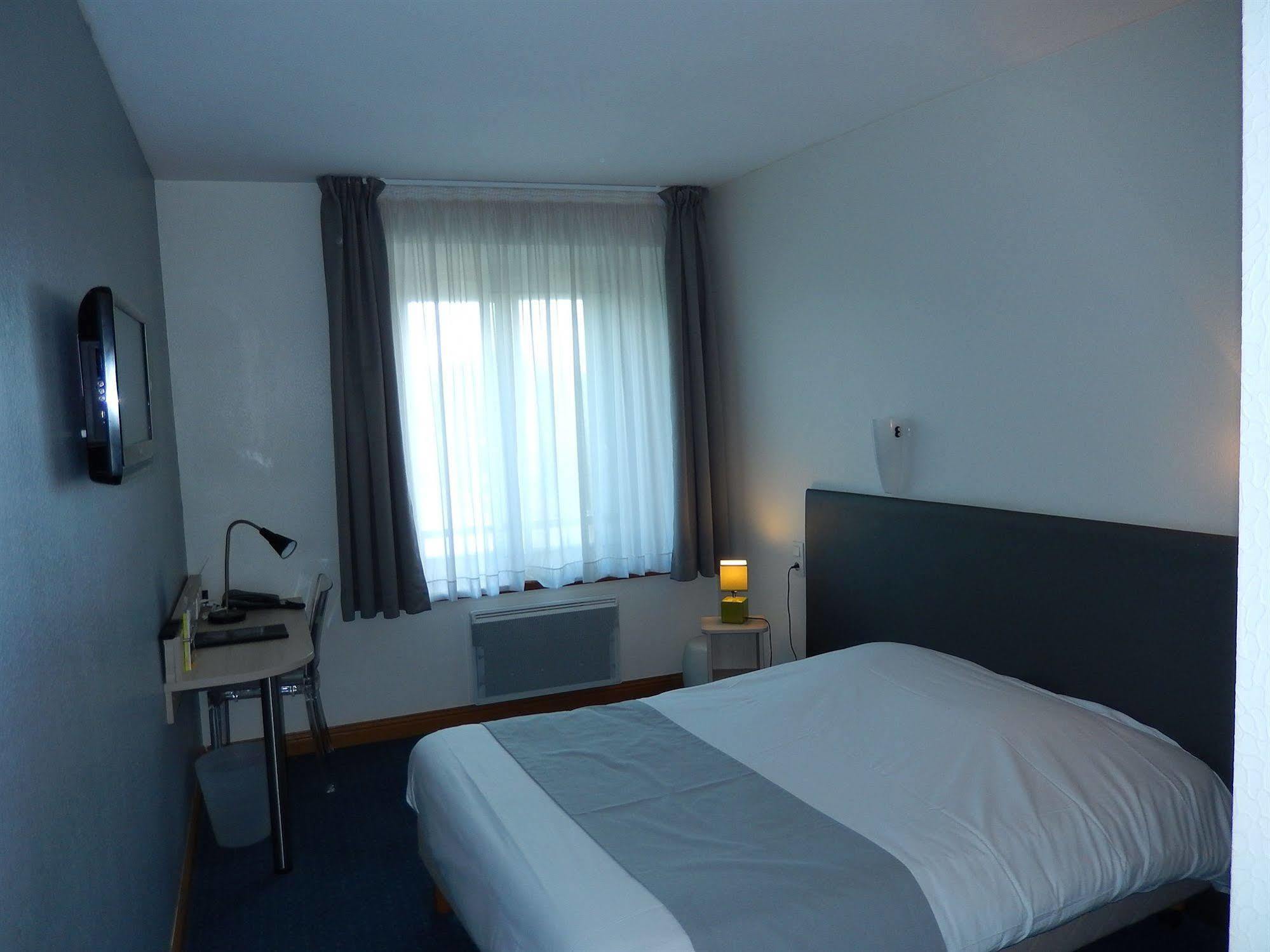 Logis Hotel Lodge La Valette Cesson-Sévigné Eksteriør billede