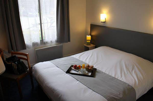 Logis Hotel Lodge La Valette Cesson-Sévigné Eksteriør billede