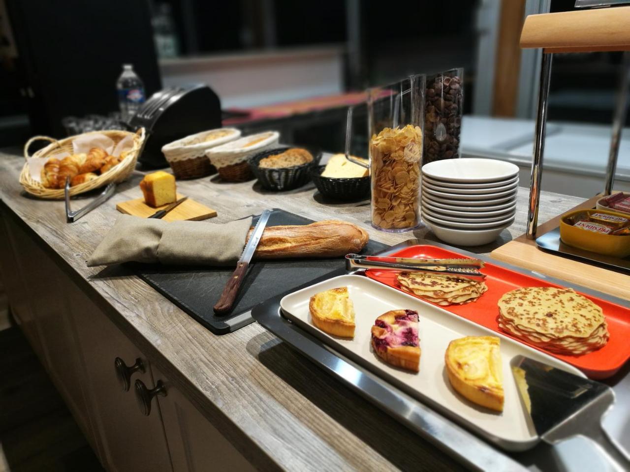 Logis Hotel Lodge La Valette Cesson-Sévigné Eksteriør billede